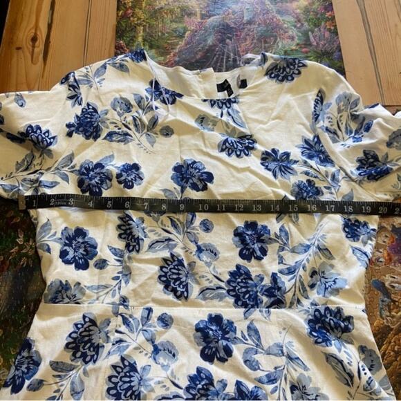 NWOT Lulus Darling Simplicity White and Blue Floral Linen Cutout Mini Dr… - Picture 3 of 11